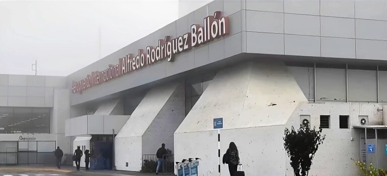 Aeropuerto de Arequipa sigue cerrado por mal tiempo: pasajeros varados