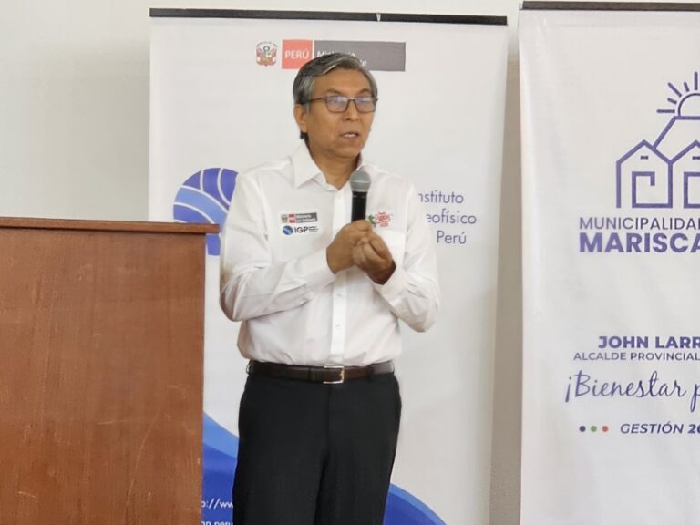 Alcaldes de Moquegua reciben capacitación sobre vulcanología