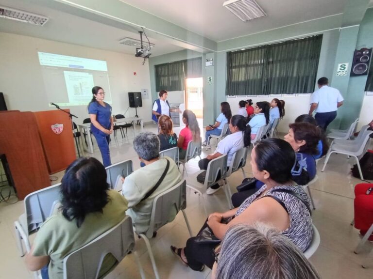 Capacitan a comerciantes de quioscos escolares y otros en manipulación de alimentos