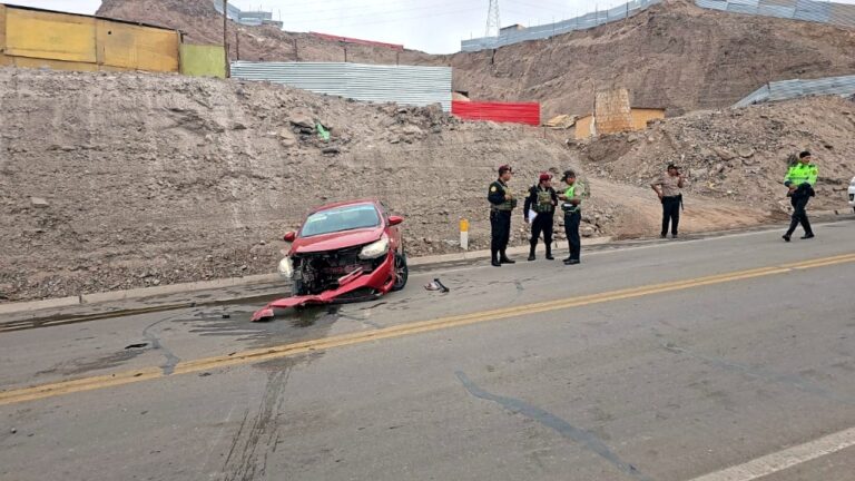 Accidente de tránsito en la Binacional: taxista pierde el control y huye del lugar