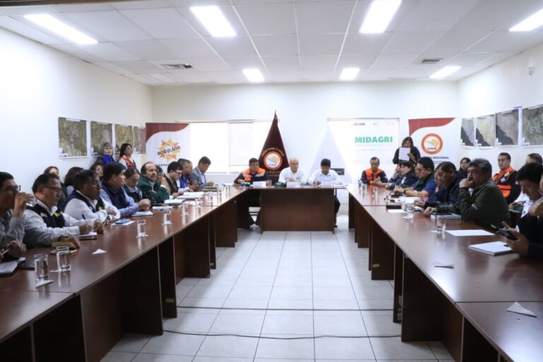 Coordinan acciones en Arequipa ante emergencia por lluvias
