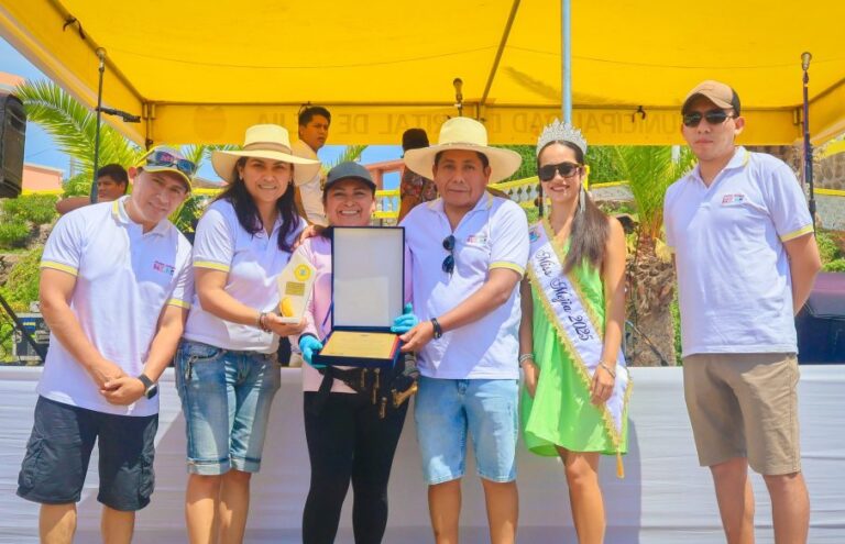 Mejía rindió homenaje a su tradicional empanada en festival