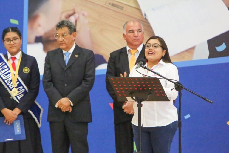 Gobernadora Gilia Gutiérrez destaca aportes a la educación de Southern Perú