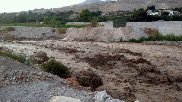 Alcalde de Mariscal Nieto inspecciona daños por lluvias y huaicos