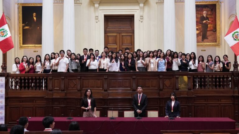 Moquegua destaca en el Parlamento Escolar Lima Verano 2025