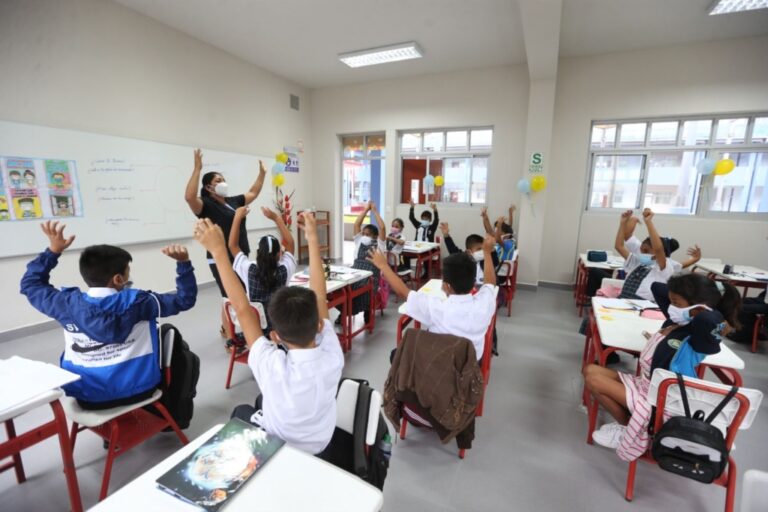 Política educativa y educación básica