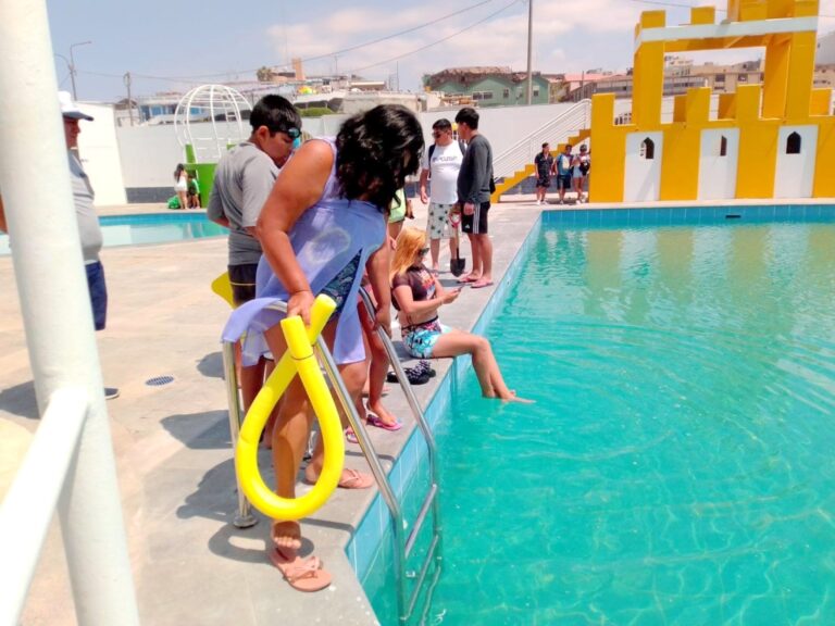 Reabren la piscina municipal de Mollendo