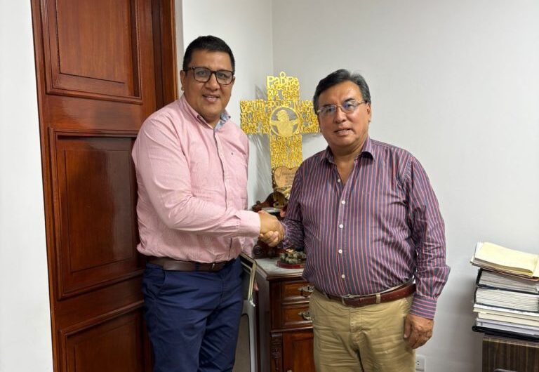 Consejero Linares y Mauricio Chang coordinan mejoras en educación