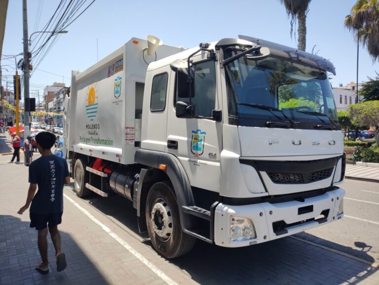 Mollendo adquiere nueva compactadora para mejorar el recojo de basura