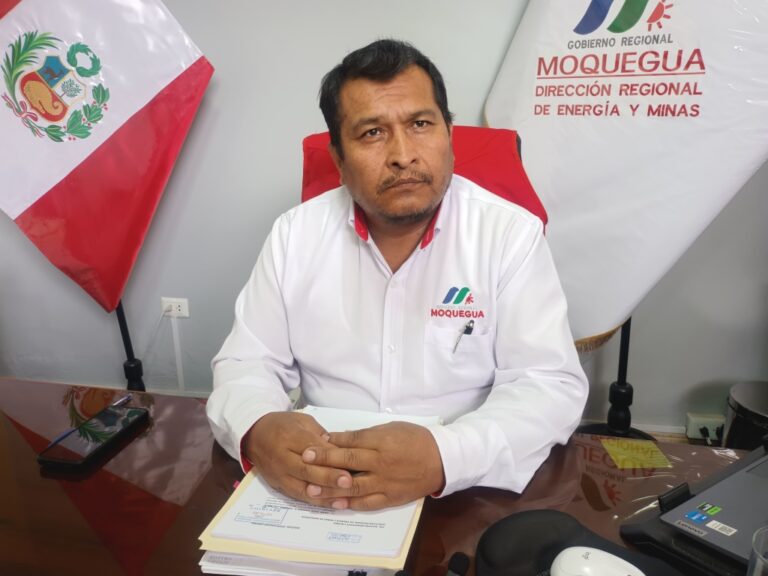 Colapso de postes deja sin luz a Matalaque: piden atención de Electrosur