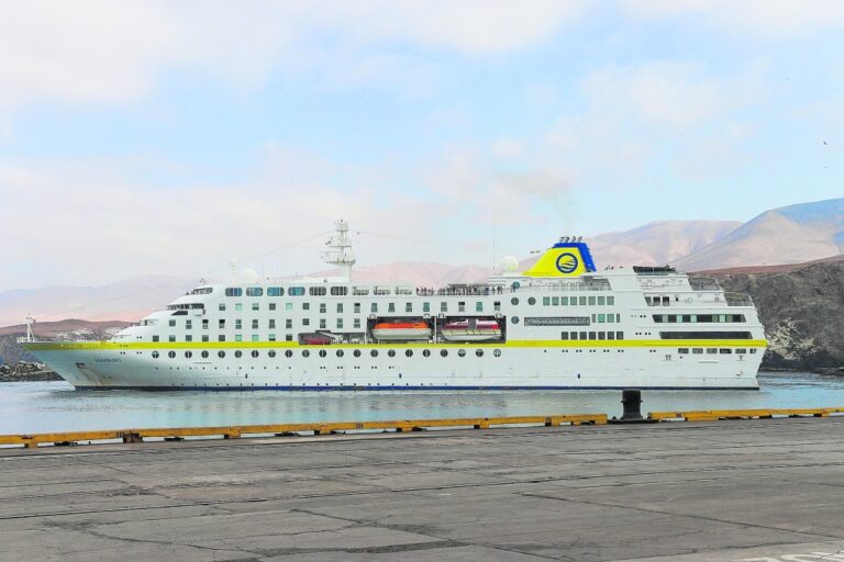 Anuncian el arribo de dos cruceros de turistas extranjeros a Islay