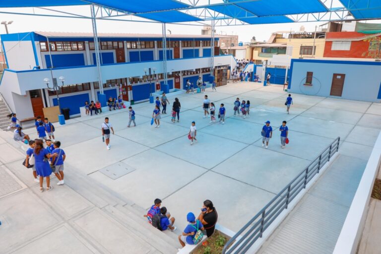 Colegio Centro aún espera pendientes a casi dos meses de su inauguración