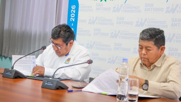 Firman convenio para la mejora del suministro de agua en San Antonio