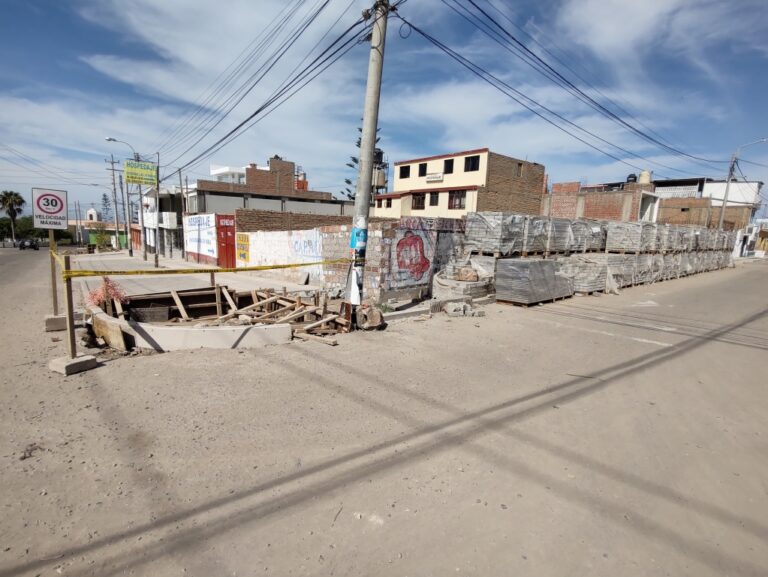 Consejero exige pronta reanudación de obra de “Los Cuatro Pueblos” en Mollendo 