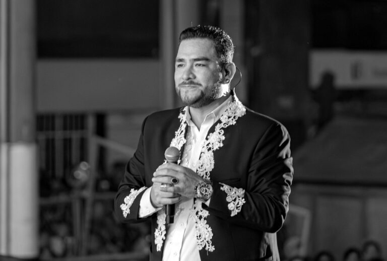 Balean bus de orquesta Armonía 10 y asesinan a su vocalista Paul Flores “Russo»