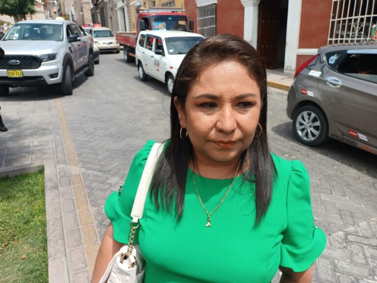 Obra del mercado de Omate se encuentra paralizada por incumplimiento de la contratista