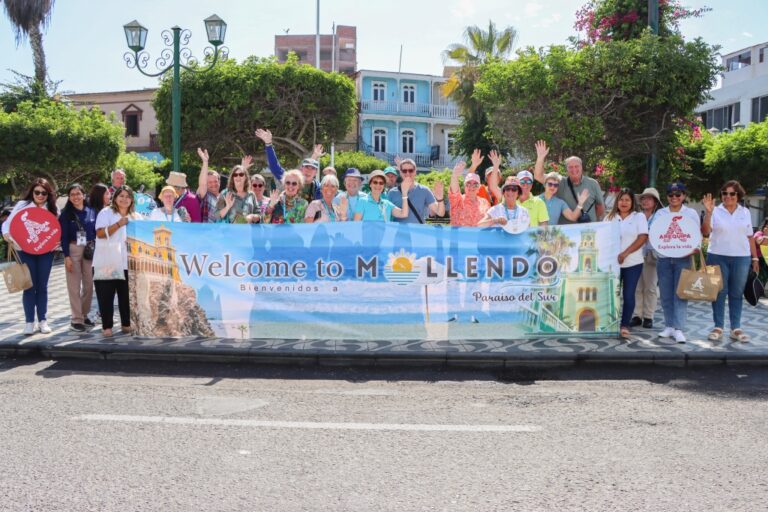 Turismo internacional en Mollendo: Crucero alemán llegó con 150 visitantes