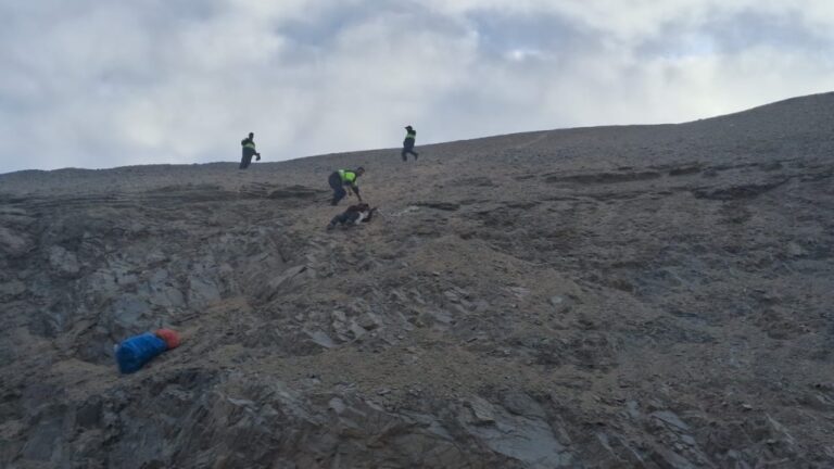 Ilo: Intentó acortar camino por un cerro y estuvo a punto de caer