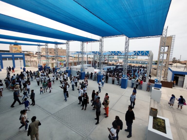 Mobiliario escolar para el colegio Centro no tiene fecha de llegada