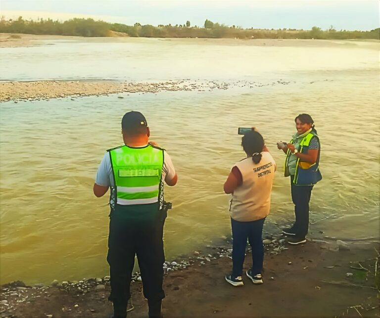 Autoridades de Deán Valdivia intervienen ante coloración atípica del río Tambo