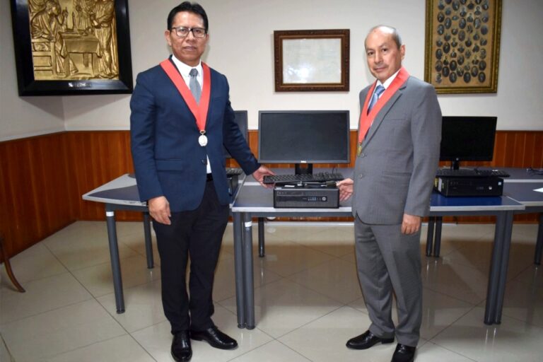 Corte de Arequipa presenta asistente virtual ‘Lucía’ a autoridades judiciales de Moquegua