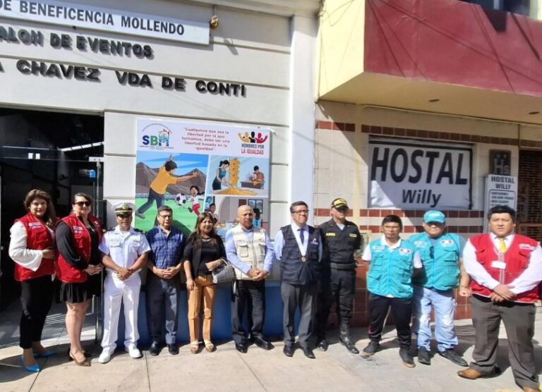 Develan mural “Paternidad Corresponsable” en Mollendo