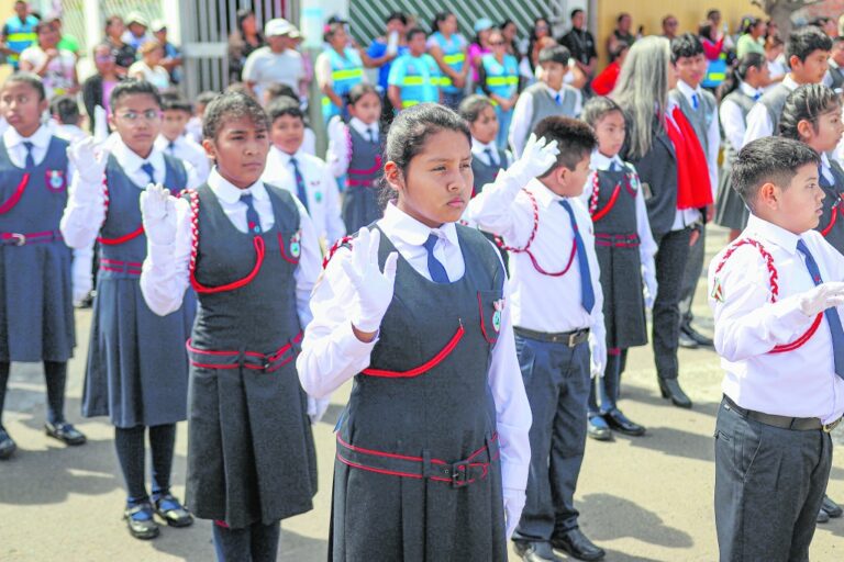 Juramentación de la Policía Escolar fortalece valores cívicos en Mollendo y Matarani
