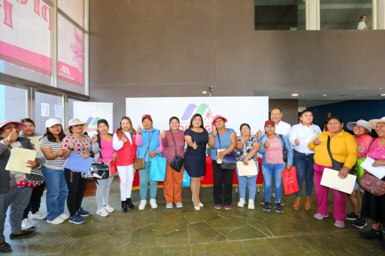 Lanzan tercera edición del programa “Mujeres Chamba”