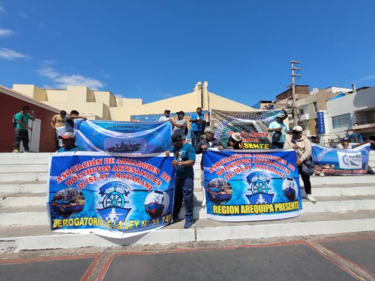 Pescadores artesanales del sur protestan en Ilo contra la Ley 31749