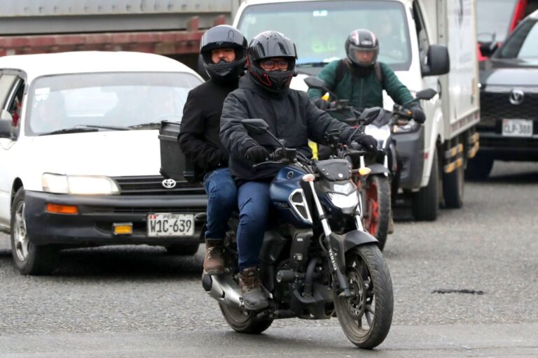 Respaldan nuevas medidas para conductores de motos ante ola de inseguridad
