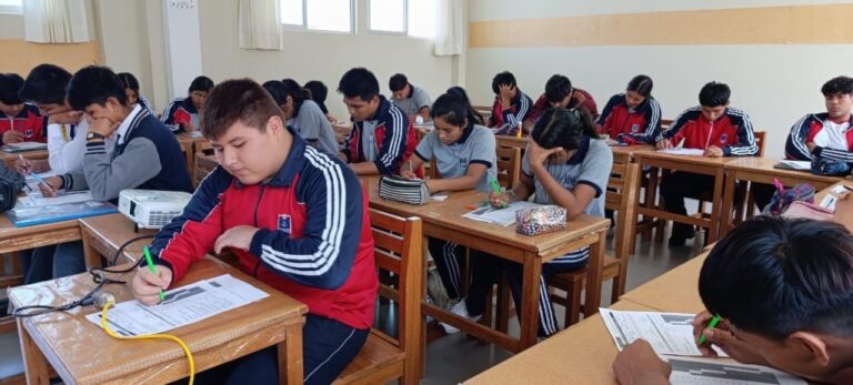 I.E. Mercedes Manrique: estudiantes participan en orientación vocacional