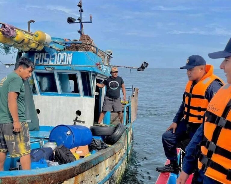 Pescadores de Ilo fueron rescatados tras quedar a la deriva en Paracas