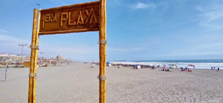 Rescatan a adolescente de morir ahogado en Mollendo