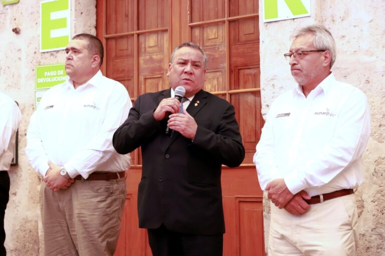 Premier Adrianzén desestima protesta contra Tía María: «Es un grupo reducido de opositores»