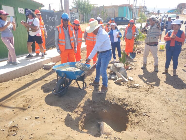 Inician obra vial en APVIS Los Pinos
