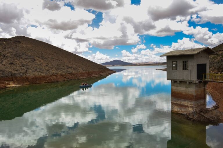 Represa Pasto Grande alcanza su máxima capacidad de almacenamiento