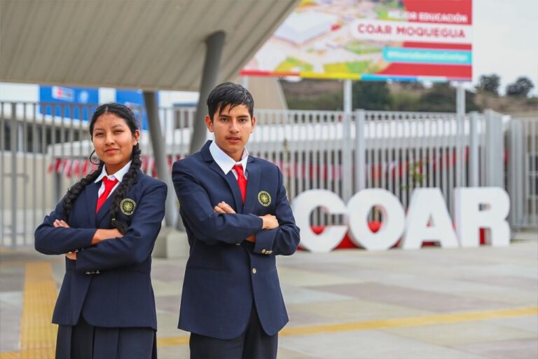 ¿Cuál es el rol de Southern Perú en la educación del sur?