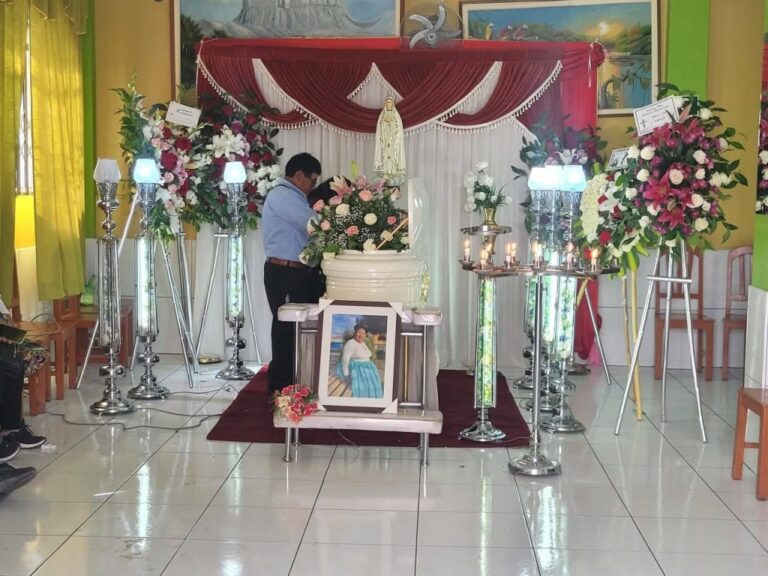 Hoy sepultan a dueña de chicharronería “Las Palmeras” tras trágico accidente en Chilligua