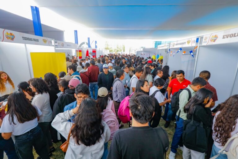 ‘Trabajo Fest 2025’ reunió a miles de arequipeños en busca de oportunidades laborales