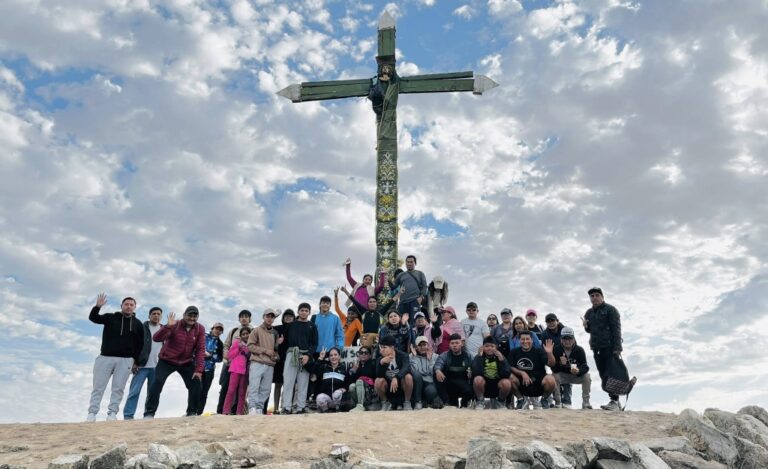 Tradicional peregrinación a la Cruz de Fierro llena de fe en Mollendo