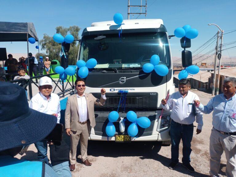 Centro Poblado de Los Ángeles recibe compactadora tras más de un año de espera