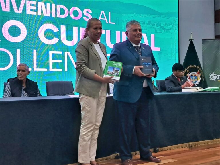 Universidad Católica firma convenio con Rotary Club Mollendo