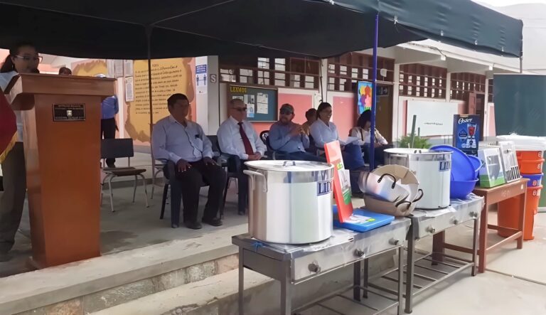 Tisur entrega equipamiento a IE Francisco López de Romaña para mejorar comedor escolar