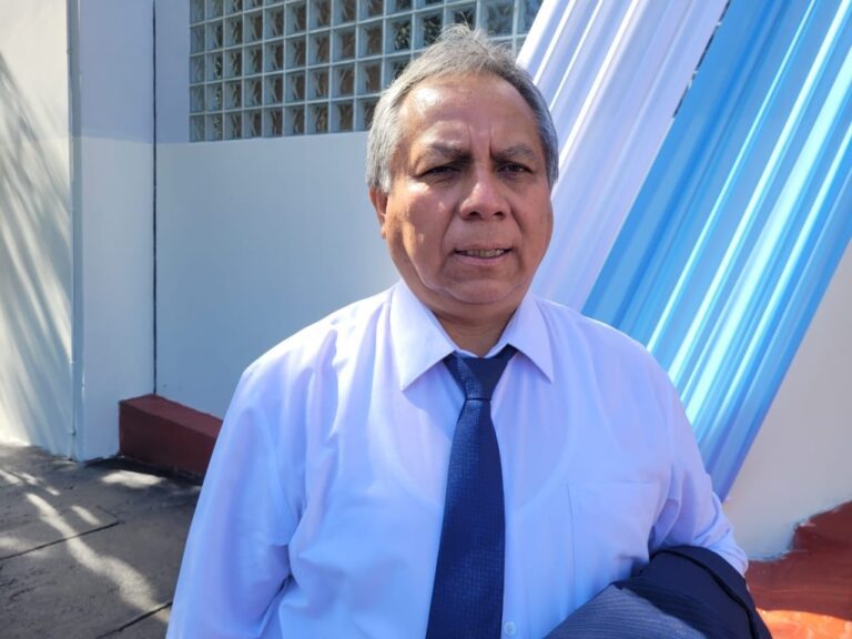 DREMO: Entrega materiales educativos y destaca avances en infraestructura escolar