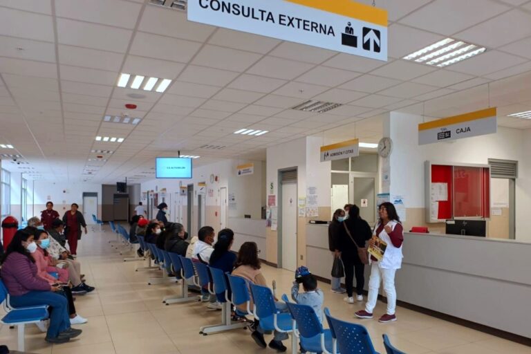 Médicos cesados del Hospital Alto Inclán denuncian irregularidades