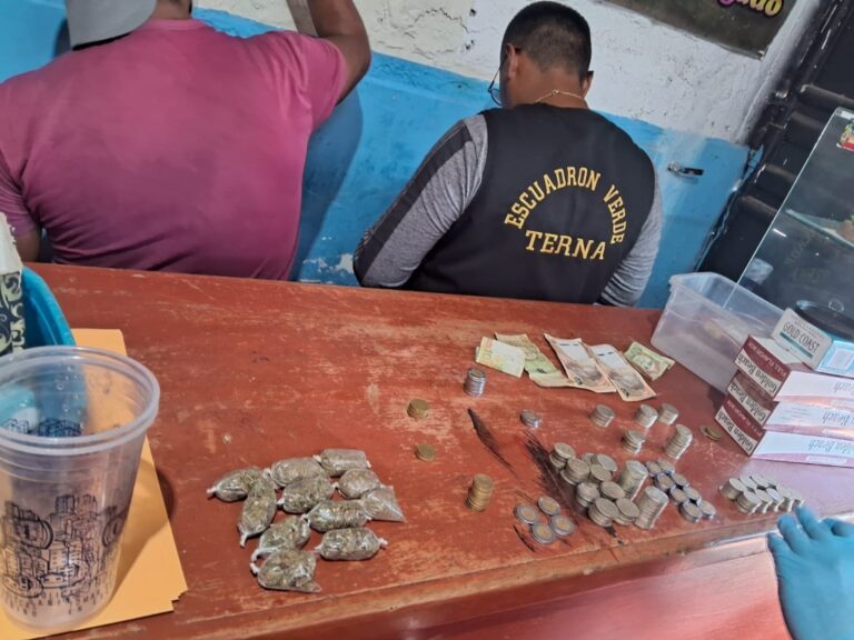 Ilo: Dos peruanos y una venezolana intervenidos con droga en cantina clandestina