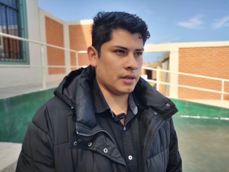Padre denuncia agresión de padrastro contra su hijo: exige medidas más estrictas de protección