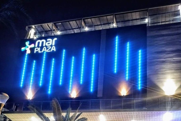 Hombre es sorprendido grabando en servicios higiénicos del centro comercial Mar Plaza