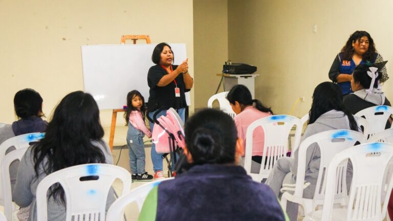 Mujeres cocachacrinas se capacitan hacia su independencia económica