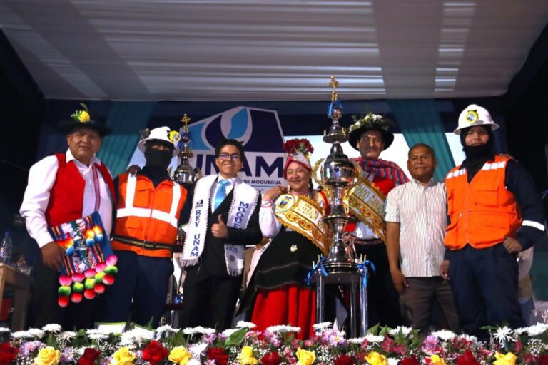 Color, tradición y talento en el Pasacalle Universitario por aniversario de la UNAM